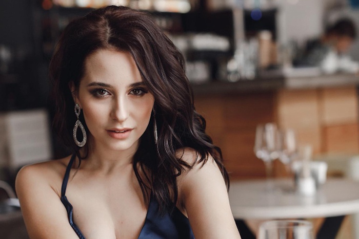 Rich woman in Colombia
