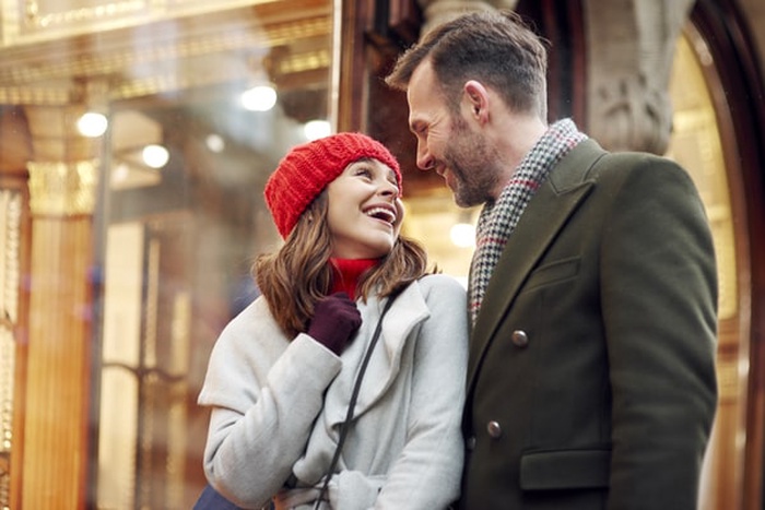 rich women dating