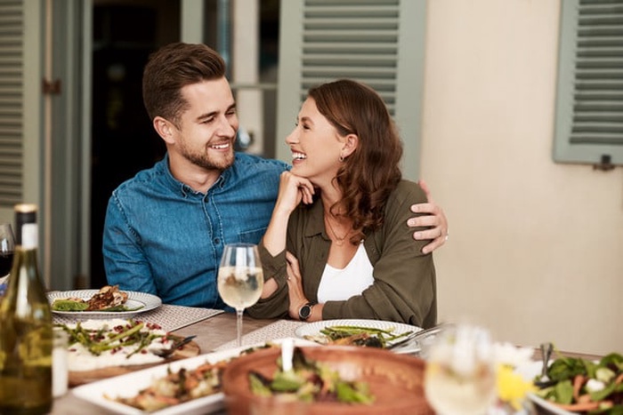 rich women dating