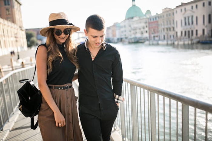 rich women dating