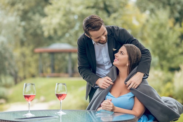 Rich men dating