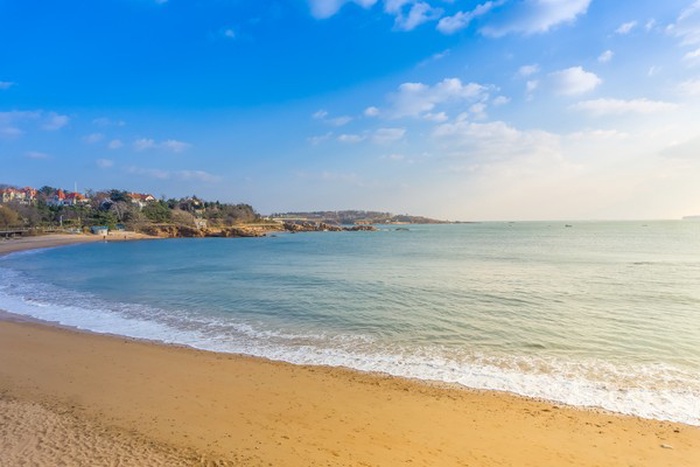 Where Coastal Charm Meets Affluent Connection