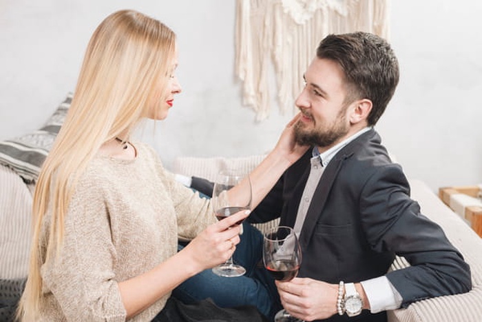 rich women dating