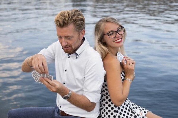 millionaire dating