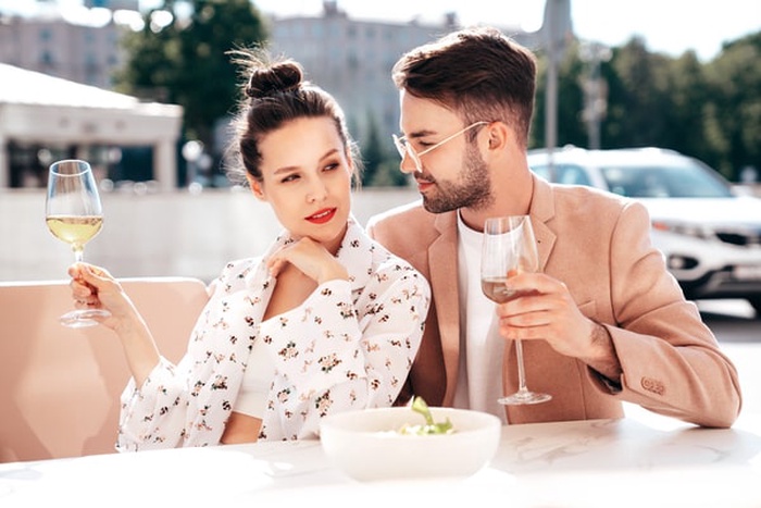 Millionaire Dating in Clare, Ireland 