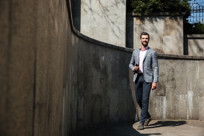 Millionaire Dating: Tall Successful Men