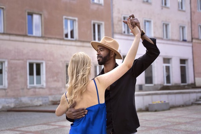 Middle-Aged White Woman Looking for Black Man