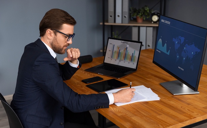 dating an investor