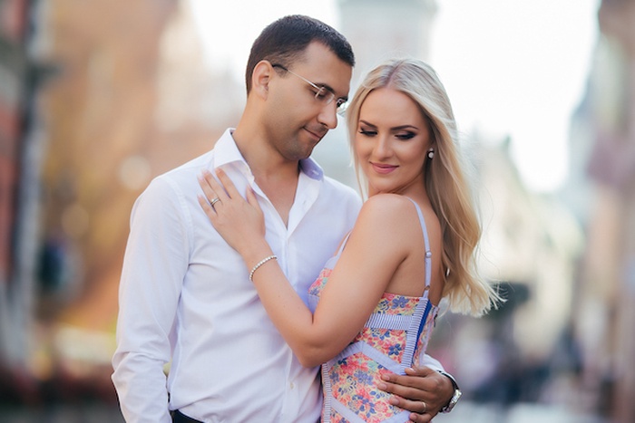 Luxury couple in Northbrook