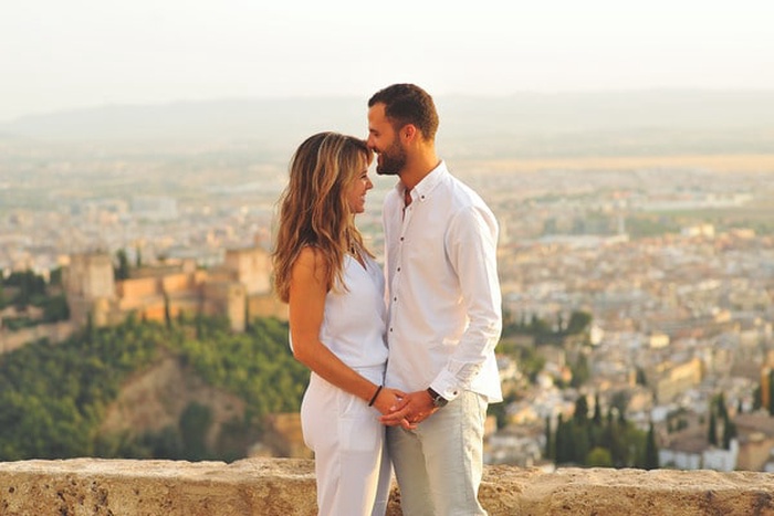 rich women dating