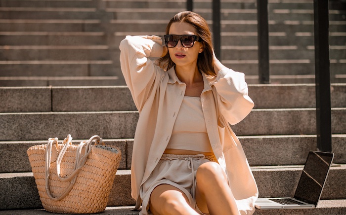 Rich woman in Naples