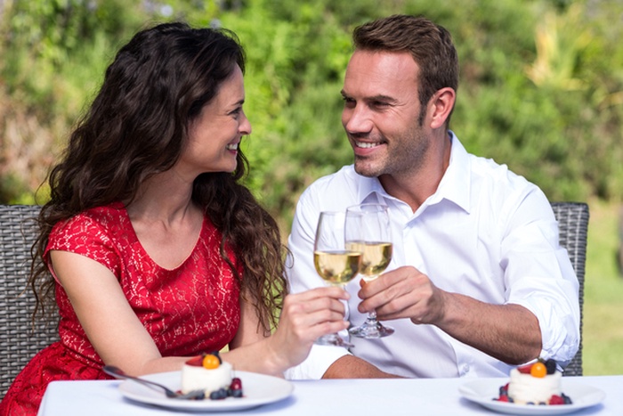 Discover luxury dating in Daytona Beach. Learn how affluent singles meet genuine partners, build trust, and find real love in Florida's coastal paradise.