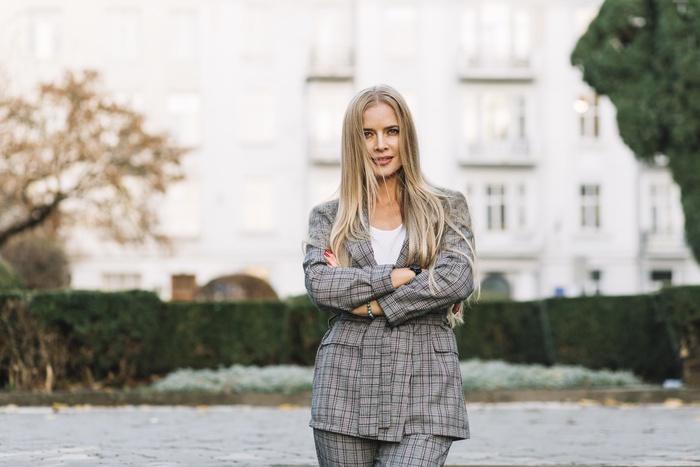 rich women dating Lithuania