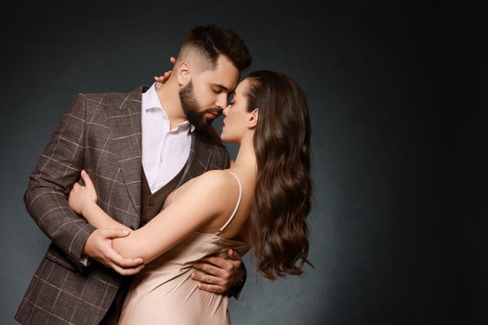 millionaire dating