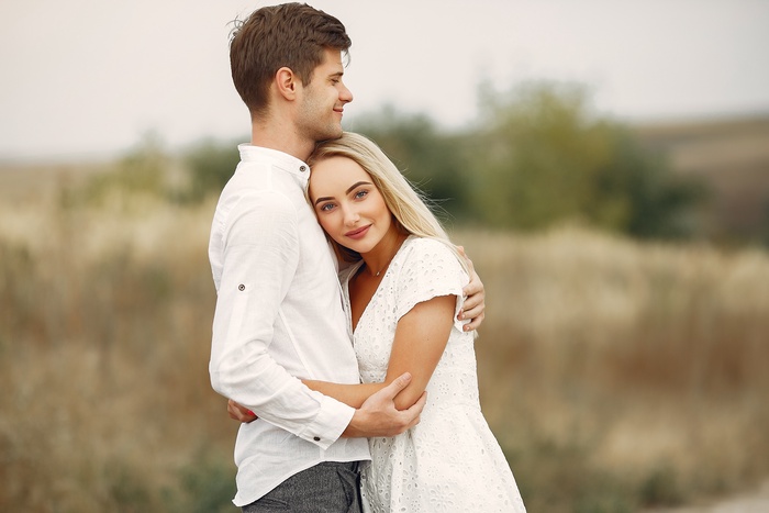 Millionaire Dating: Signs a Divorced Woman Likes You