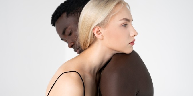 white woman, black man, citas interraciales