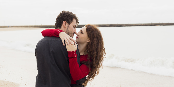 Dating Apps & Decision Paralysis: Why ‘Carouseling’ is a Love Killer