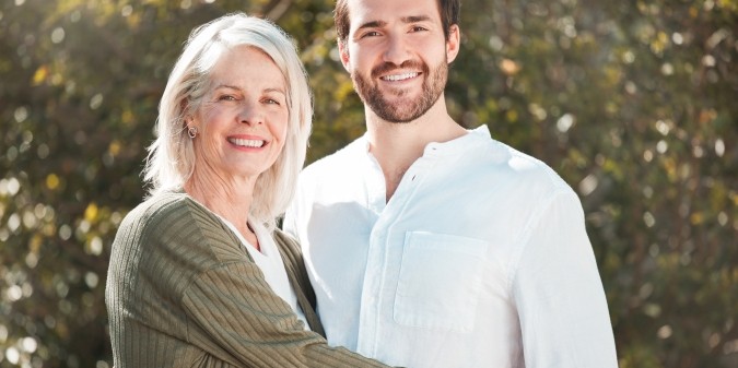 age-gap relationships， Old wife, young husband