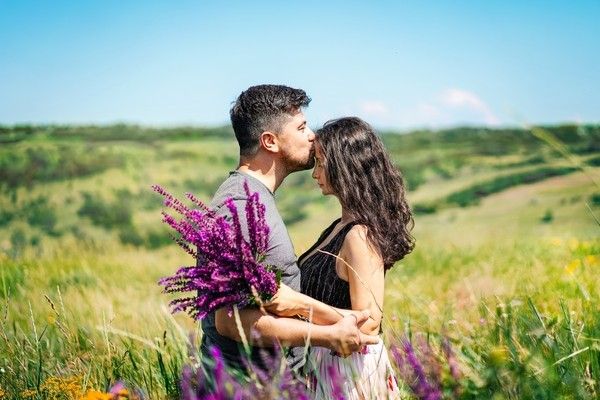 Couples Kising