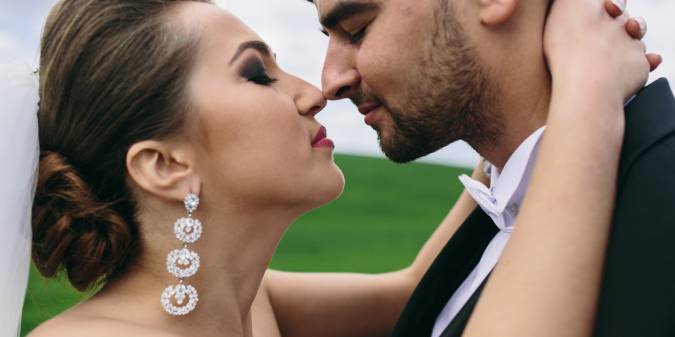 rich men dating