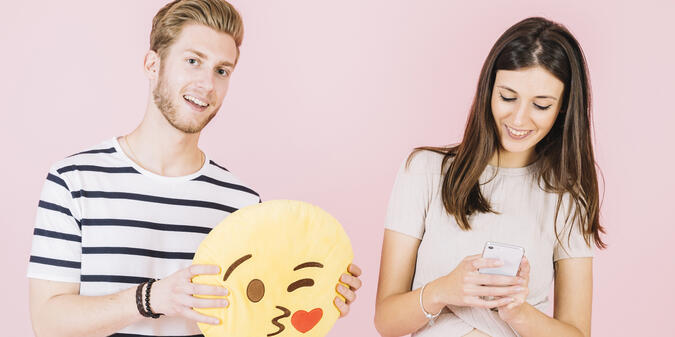 How to Use Emojis to Warm Up the Conversation When Chatting With Your Partner