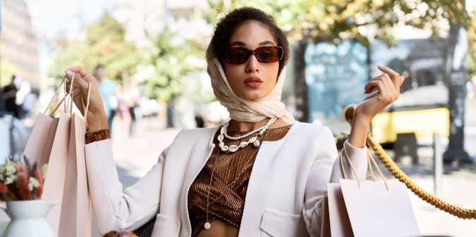 beautiful lady, single lady, rich woman, love