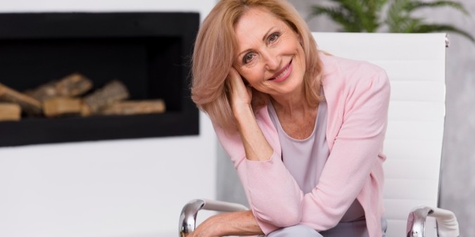 Elegant woman, rich woman, woman over 40, luxury