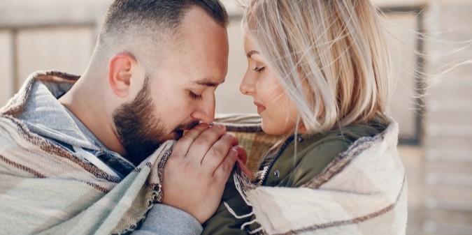 Pareja amorosa, personas ricas, pareja hermosa