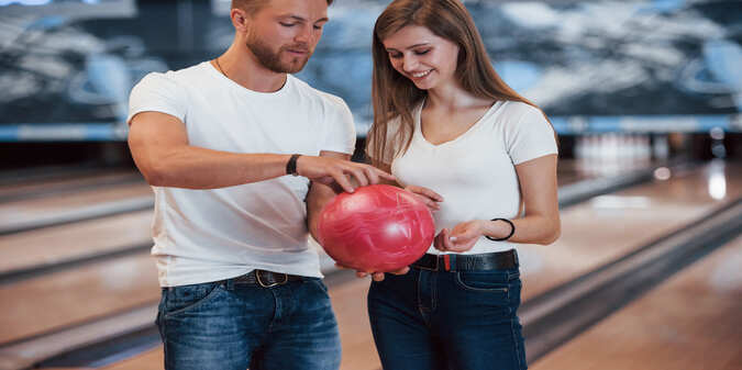 Bowling Date