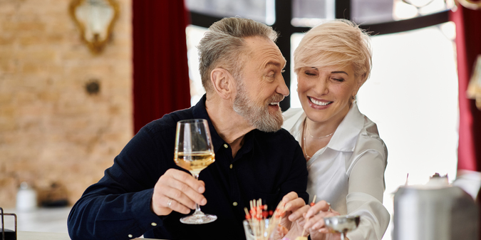 Couple, cher, amour, doux, rendez-vous, relation, connexion, mature, riche, bon, homme, femme